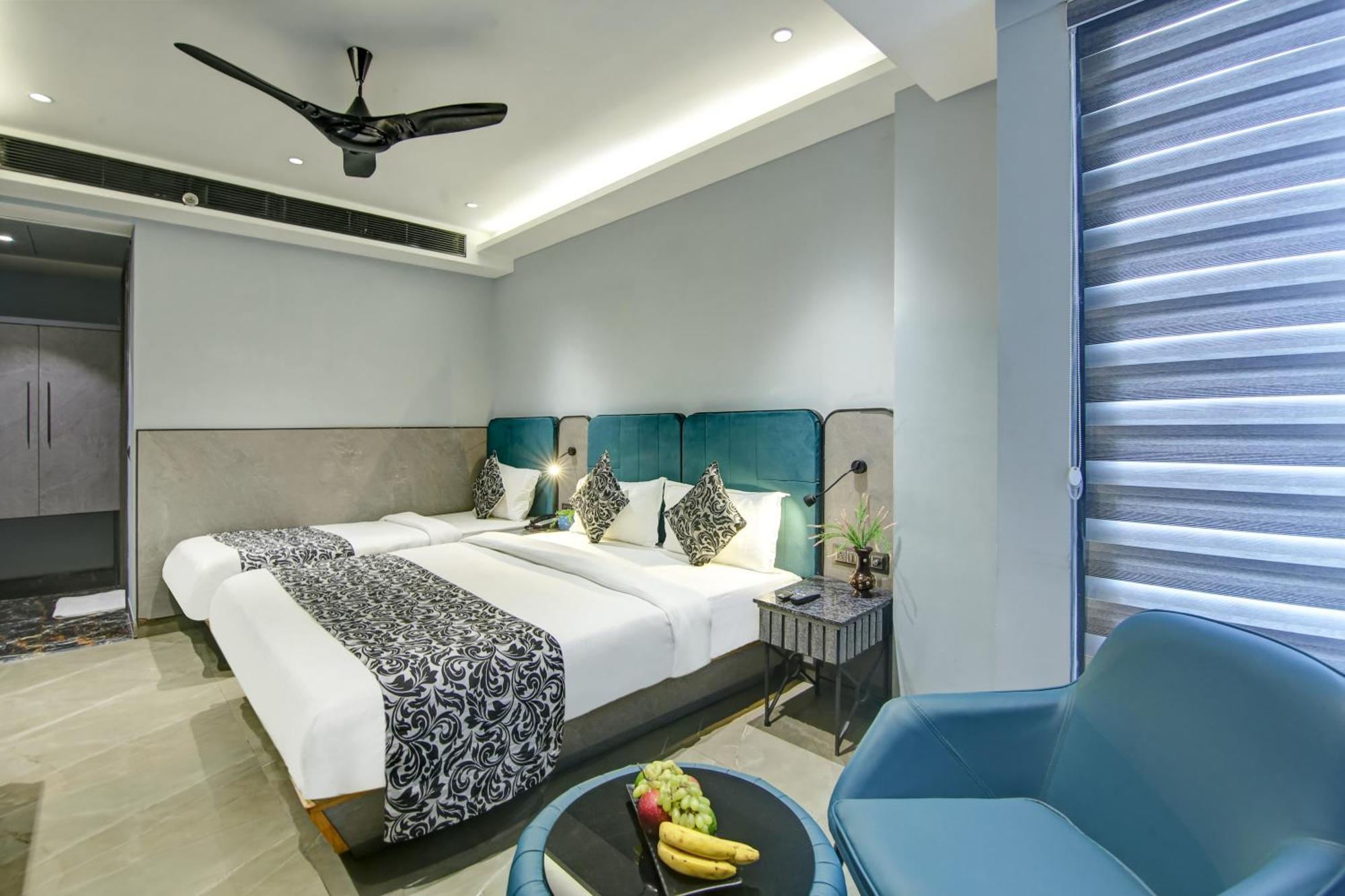 Hotel Uptown - 1Km Connaught Place New Delhi Exterior photo