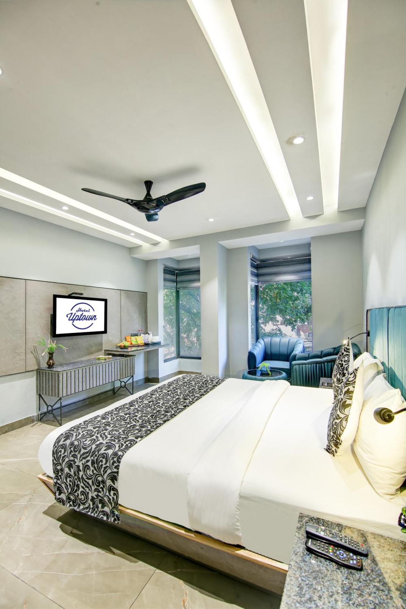 Hotel Uptown - 1Km Connaught Place New Delhi Exterior photo