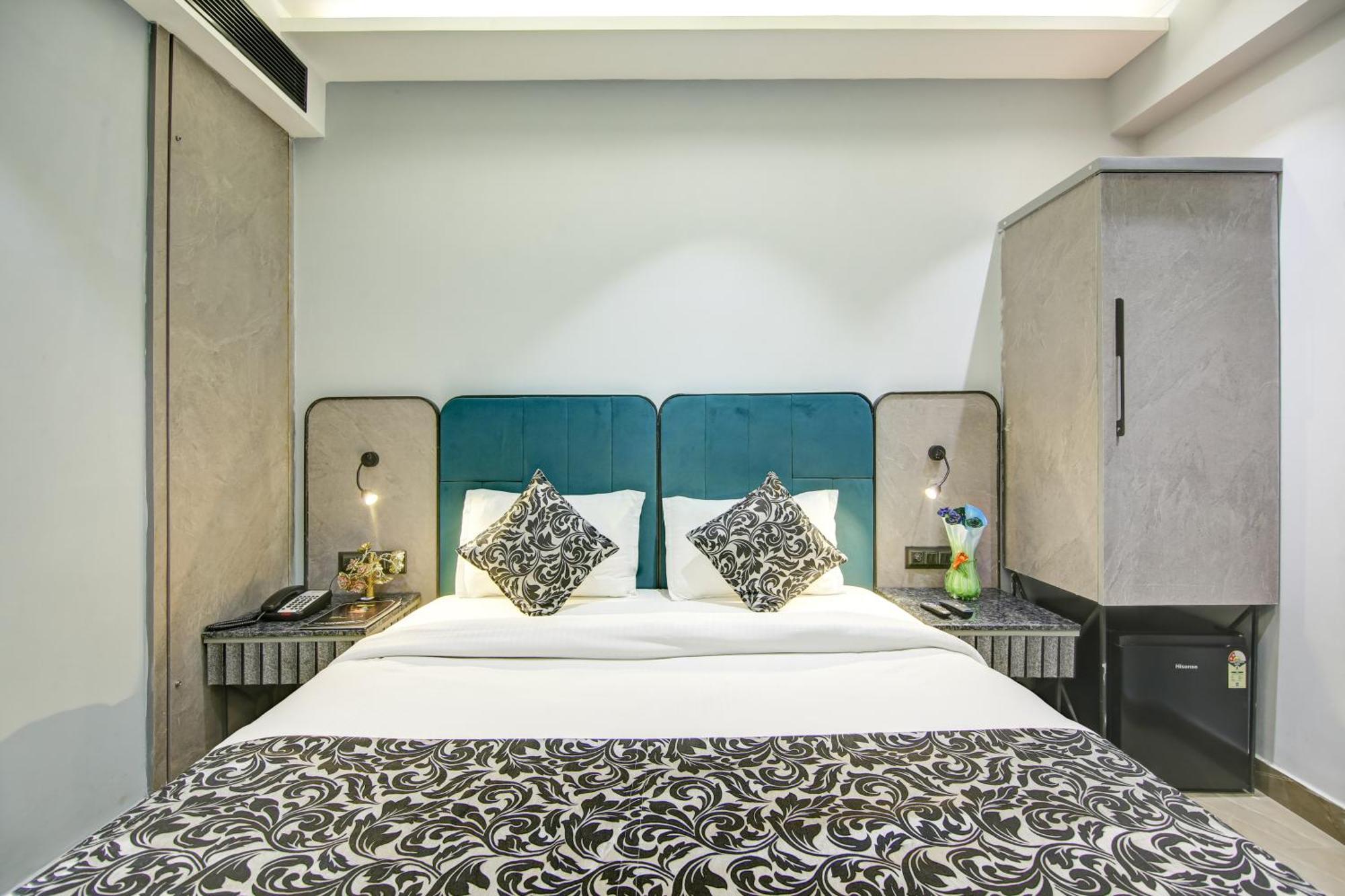 Hotel Uptown - 1Km Connaught Place New Delhi Exterior photo