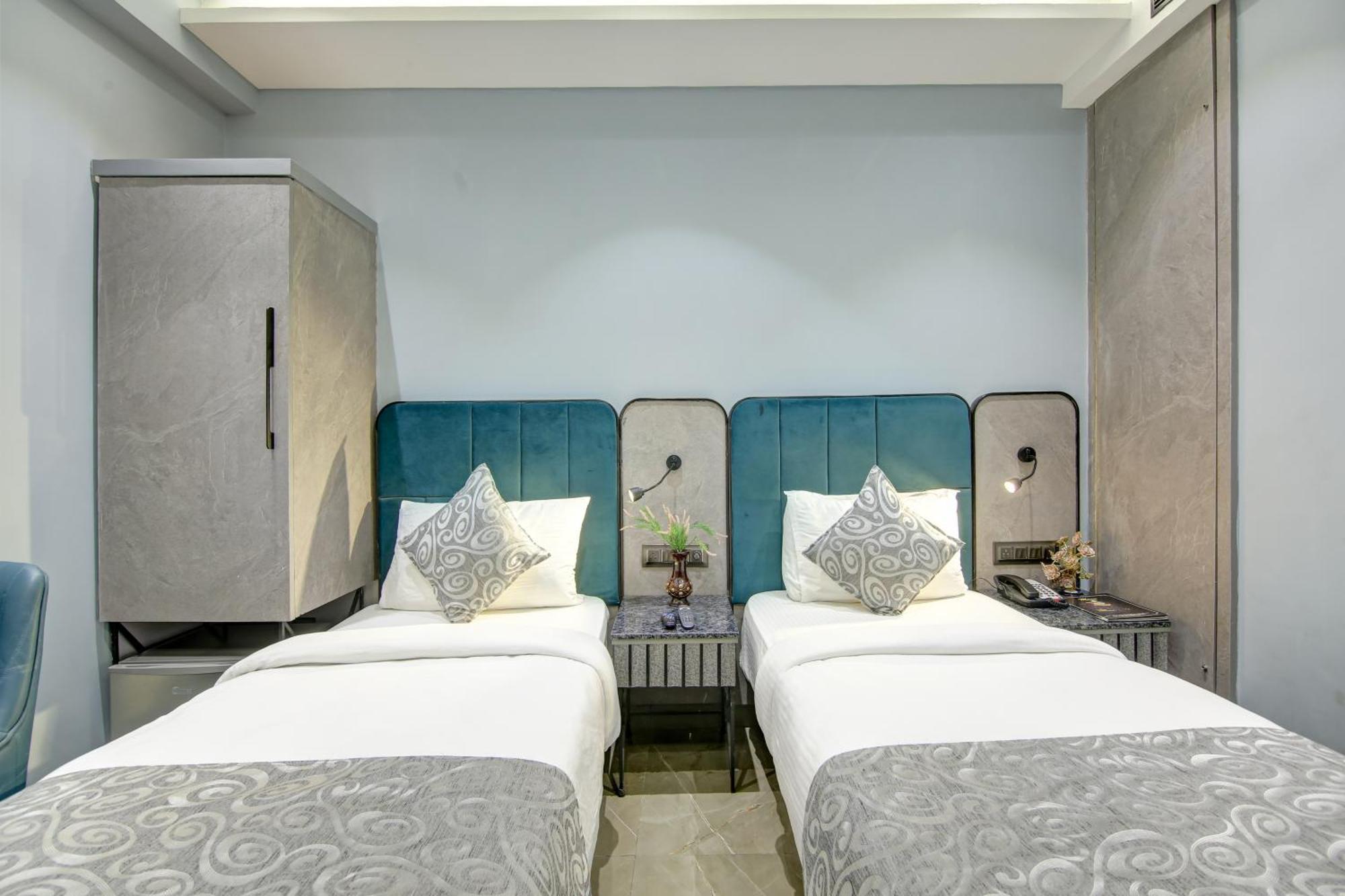 Hotel Uptown - 1Km Connaught Place New Delhi Exterior photo