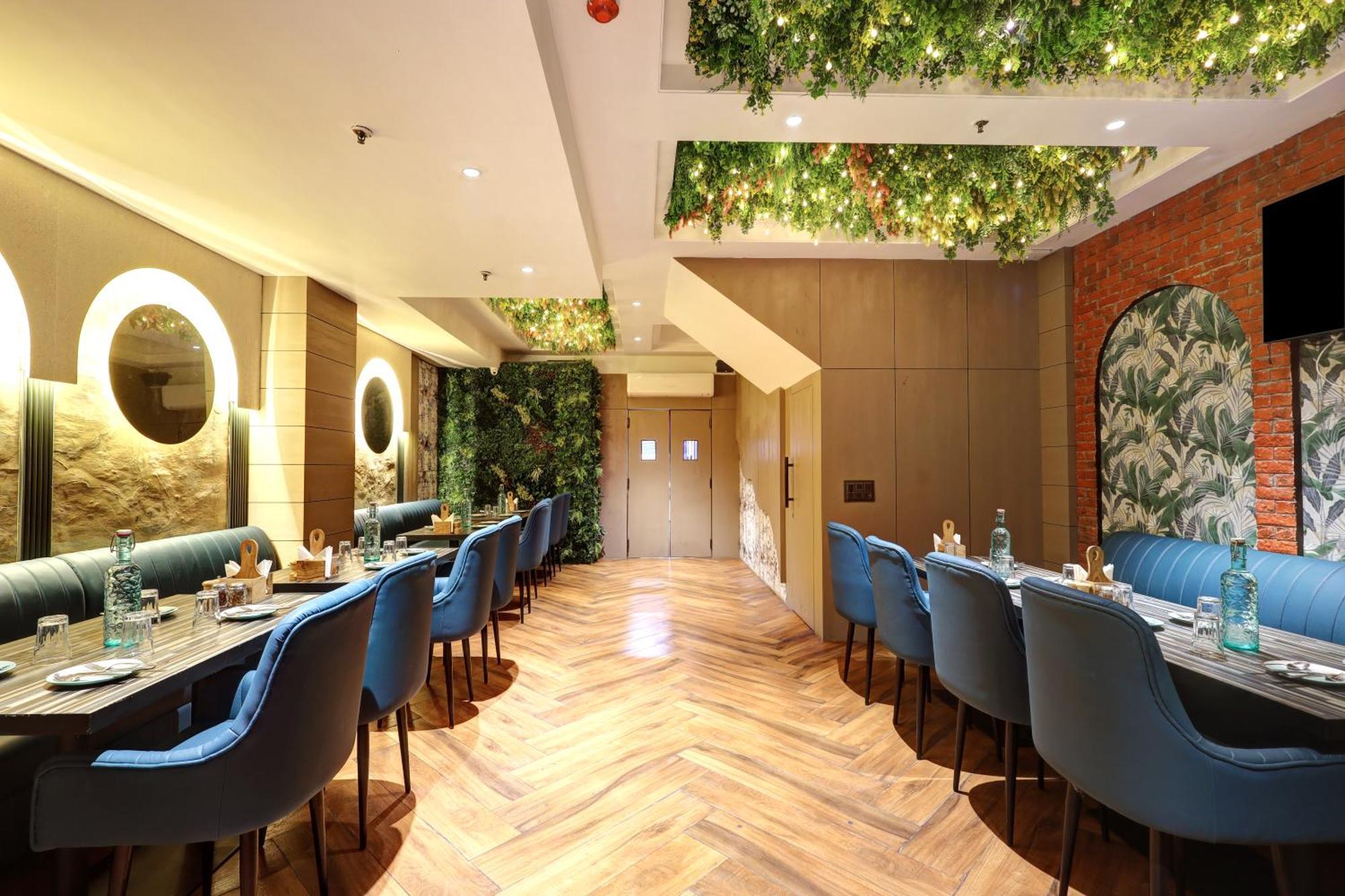 Hotel Uptown - 1Km Connaught Place New Delhi Exterior photo